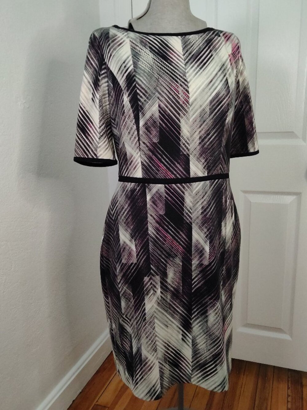 Vince Camuto sz 12 office business pink and grey lined dress